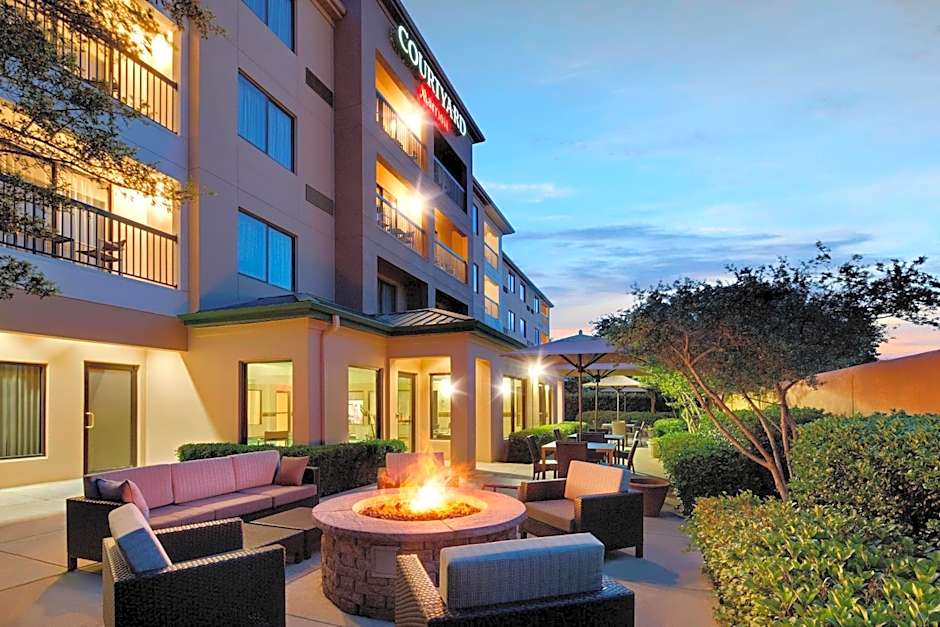 Courtyard by Marriott Dallas Mesquite