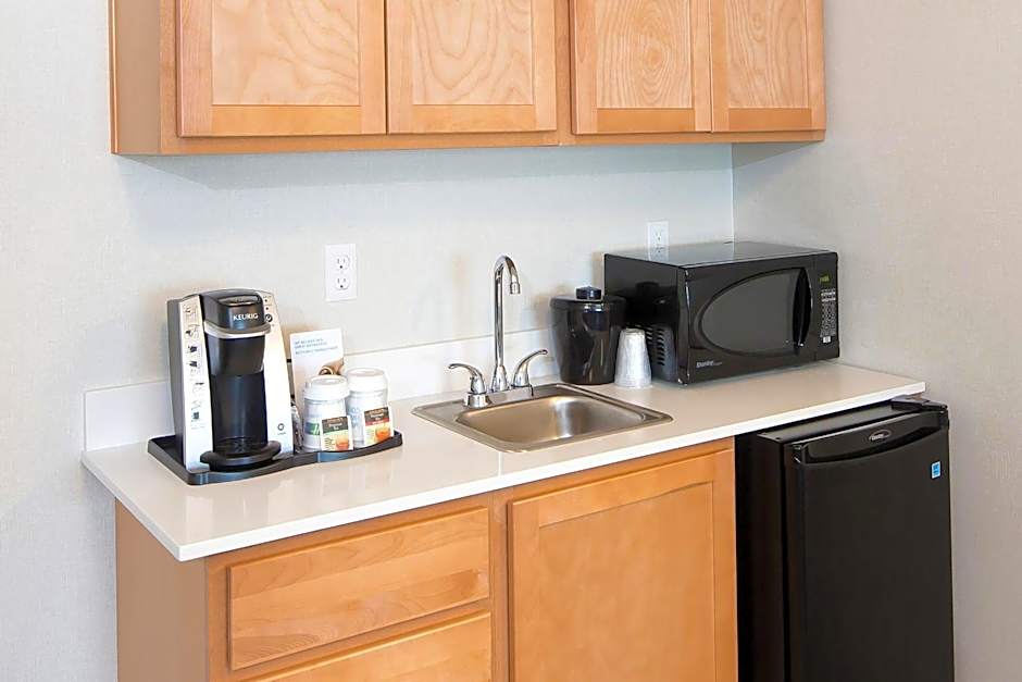 Holiday Inn Express & Suites Port Huron By IHG