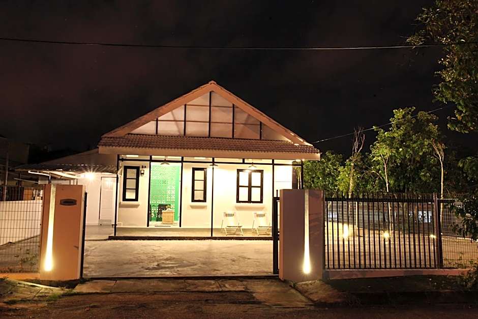 Stay SongSong Mount Erskine