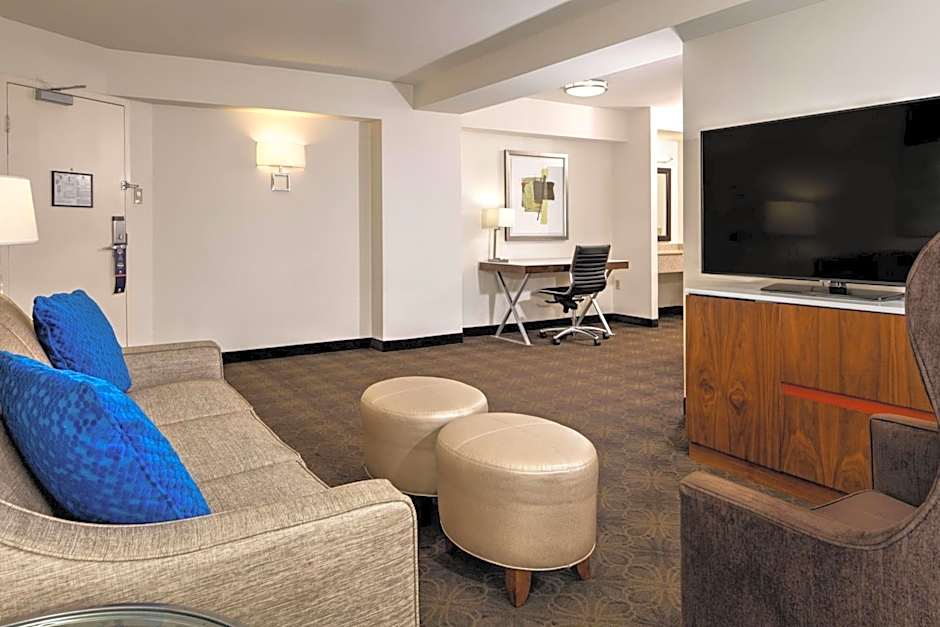 DoubleTree by Hilton Hotel & Suites Pittsburgh Downtown
