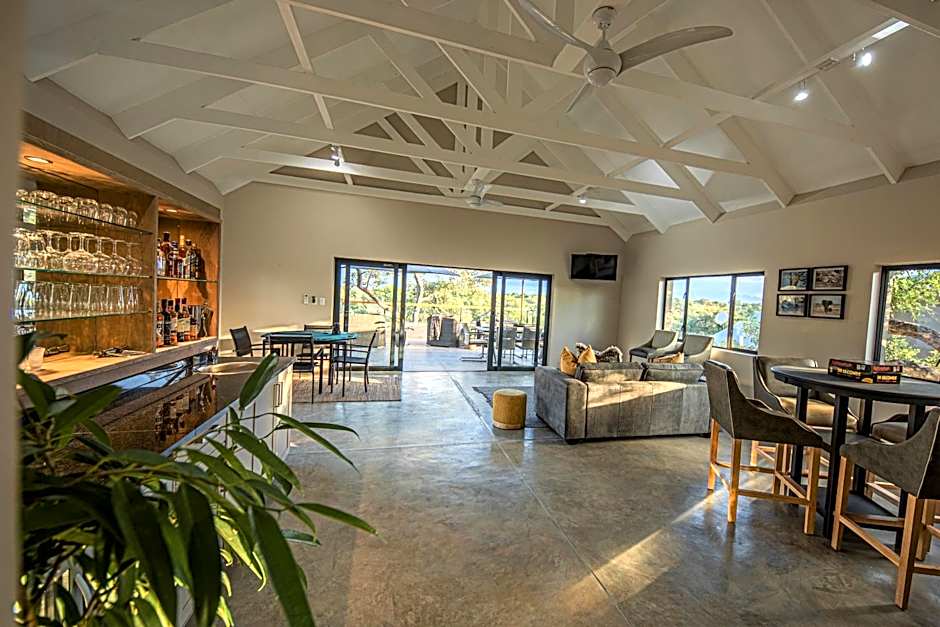 Little Kubu Lodge