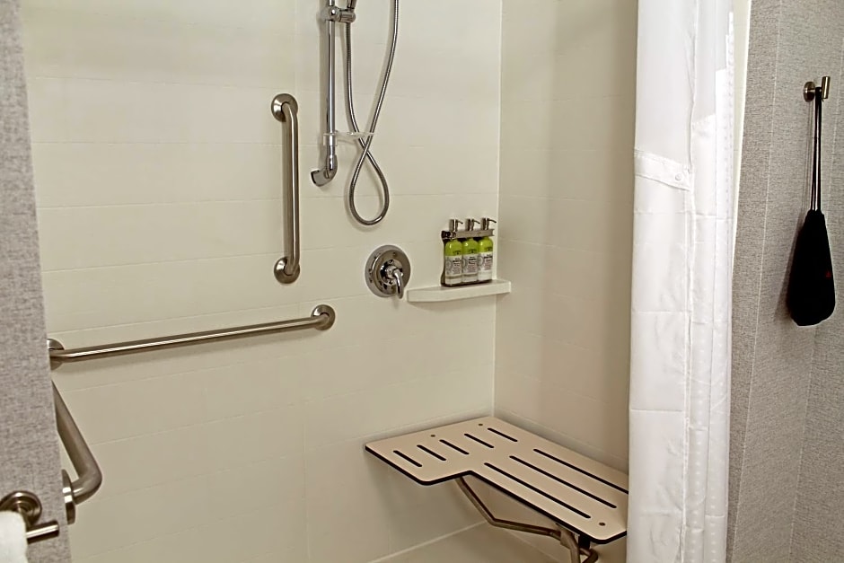 Holiday Inn Express & Suites St. Louise South I-55 By IHG