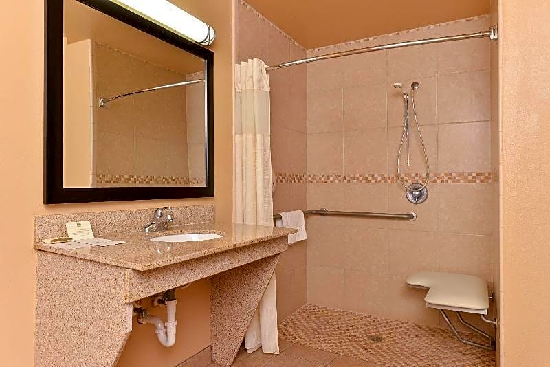 Best Western Windwood Inn & Suites