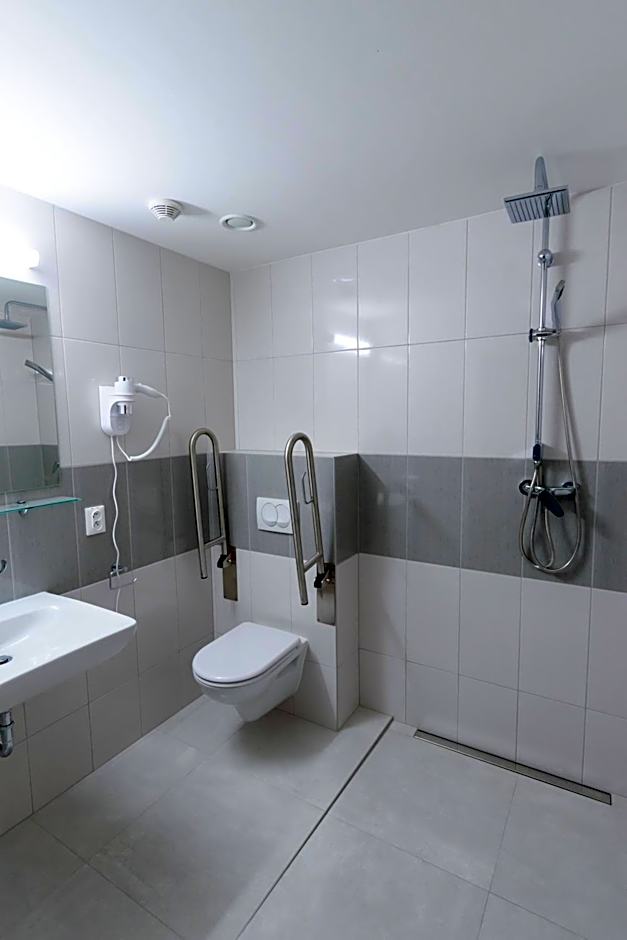 Solid Gold Garni Hotel