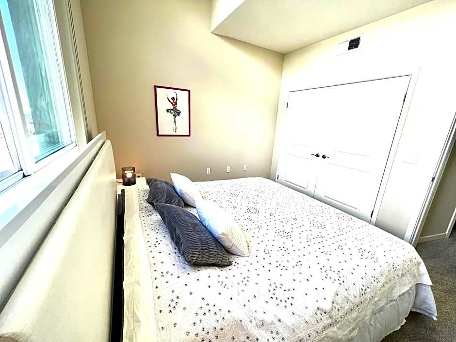 Luxury Residence Loft 3 Beds with Pool and Gym