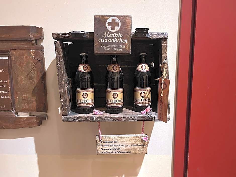 Brauerei Gasthaus Lohhof im Münchner Norden, direkt an der S1, nähe vom Flughafen, Zentrum, A92, Allianz Arena, Ruderregatta und Schießanlage G- Hochbrück entfernt, Internationale Küche