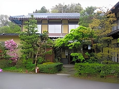 Minshuku Iwatakan
