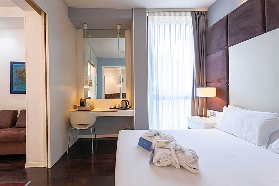 Photo 1 of 6 of Junior Suite