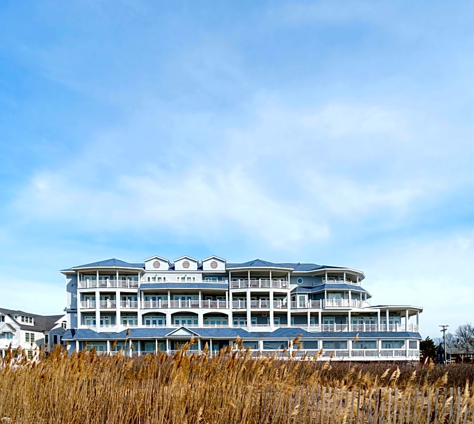 Madison Beach Hotel Curio Collection by Hilton