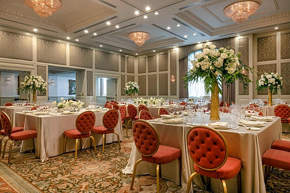 Market Pavilion Hotel