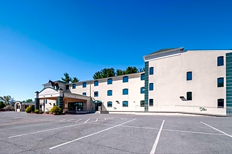 Rodeway Inn and Suites - Charles Town,WV