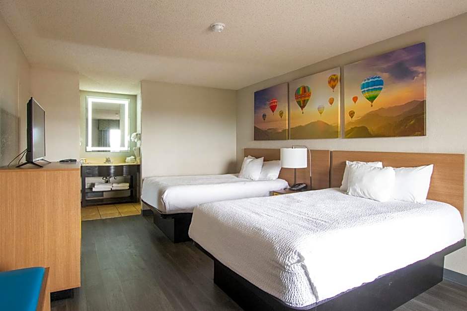 Days Inn & Suites by Wyndham Albuquerque North