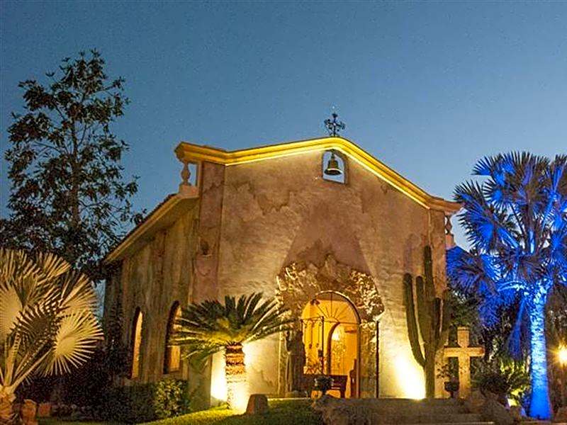 El Encanto Inn