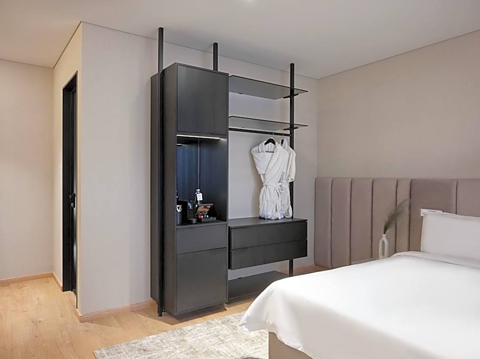 Nur Outline Aparthotel