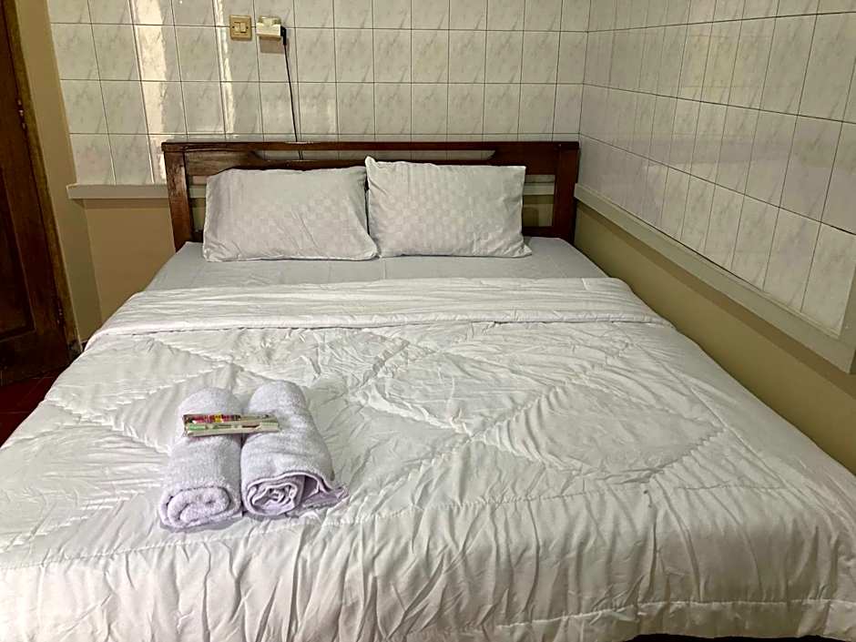 Flamboyan Homestay 1 Dieng Syariah RedPartner