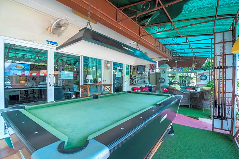 OYO 838 Aromdee Apartment