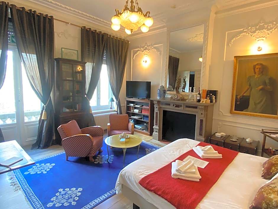 The Museum - Au Lit, Jérôme!