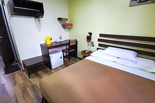 OYO 90045 Dalyla Inn Hotel