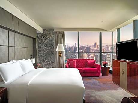 Luxury Corner King Room with View