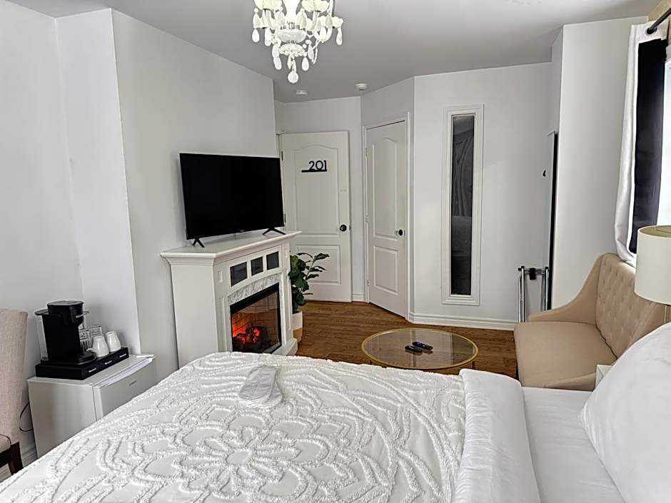 Le 900 Tremblant Inn Café and Bistro