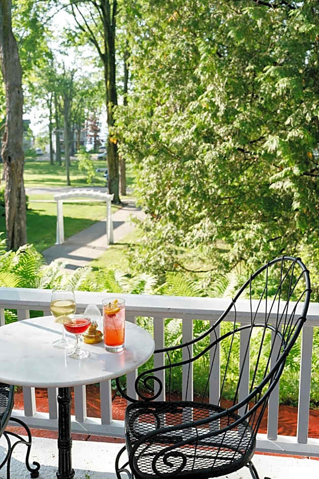 Terrace Inn and 1911 Restaurant