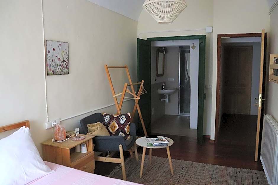 Les Magranes Bed & Breakfast