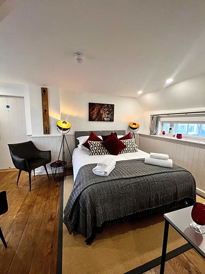 The Lion, Tredington