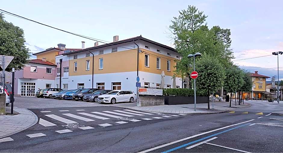 Lipa, Hotel & Bistro