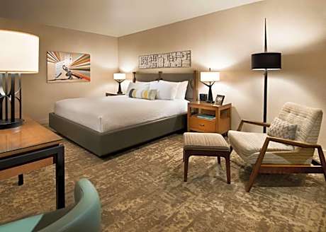 One-Bedroom King Suite