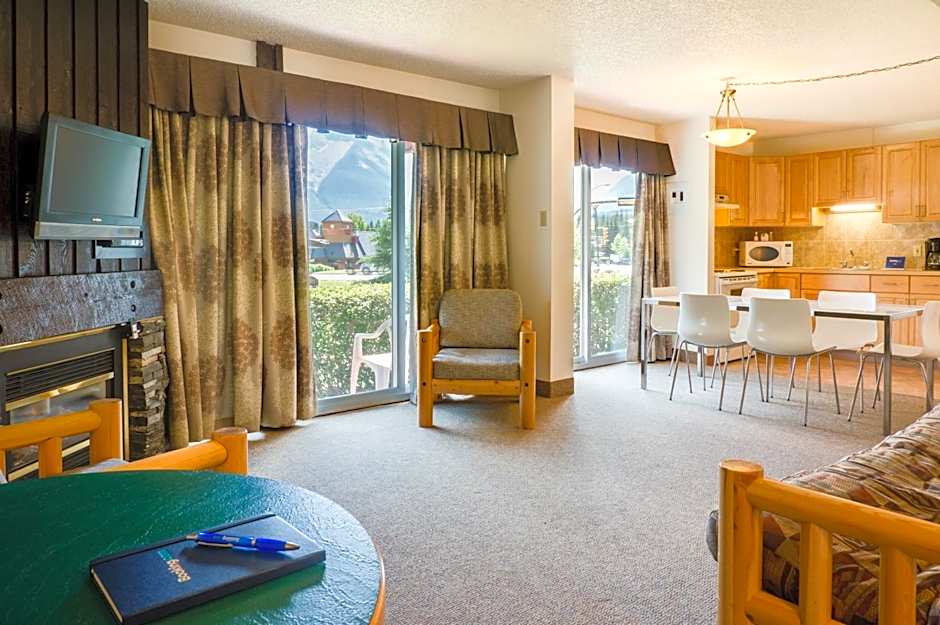 Rocky Mountain Ski Lodge