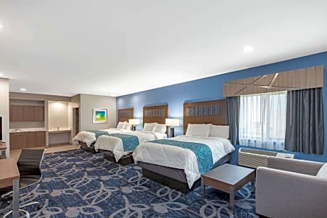 1 King Bed Non-Smoking