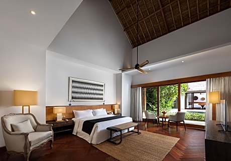 Premier Three-Bedroom Villa and Bathtub