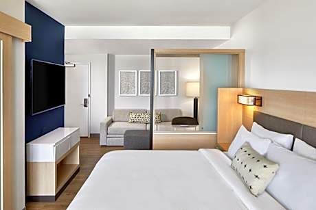 Studio with King Bed, Balcony and Sofa Bed