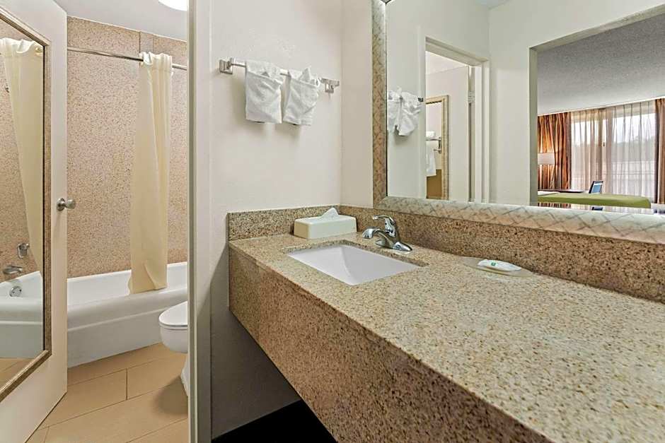 Quality Inn Americus