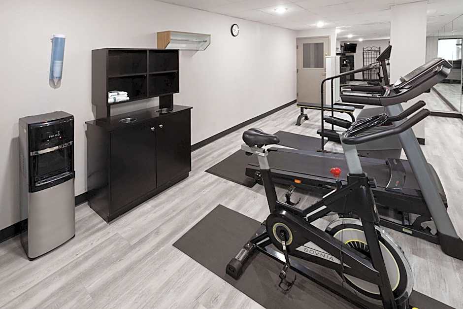 Days Inn & Suites by Wyndham Northwest Indianapolis