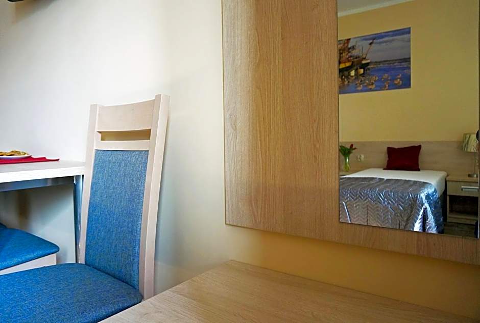 Ośrodek rodzinny "Pod Wydmami" PRZY PLAŻY , PLAC ZABAW , ROWERY