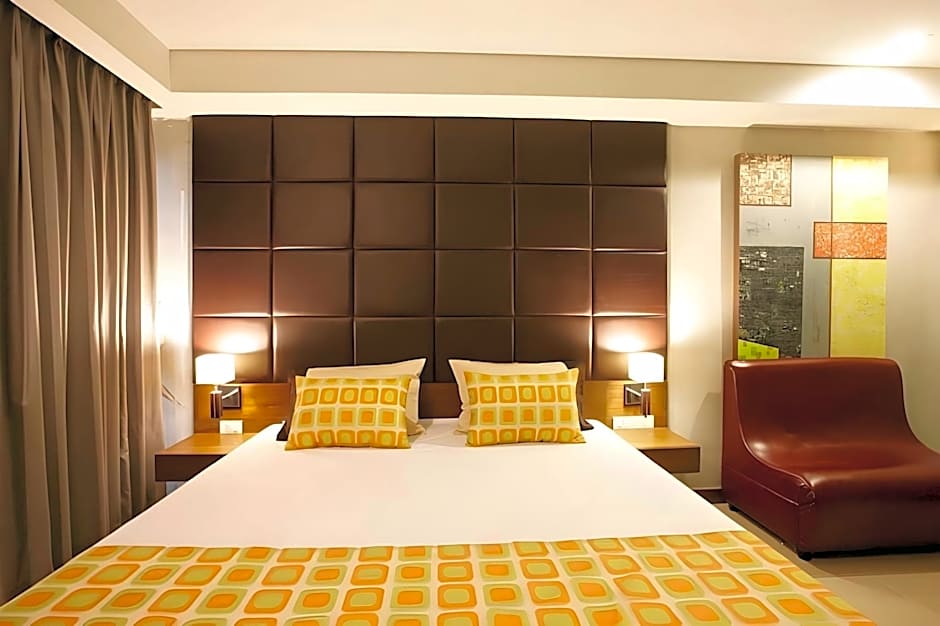 Collection O The Bangkok Cha Cha Suite