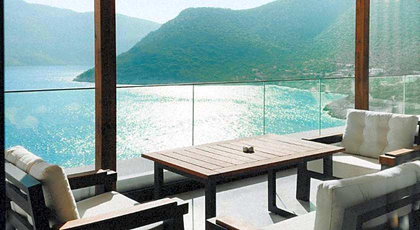 Lures Hotel