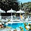 Green Garden Village con piscina, spiaggia riservata e parcheggio