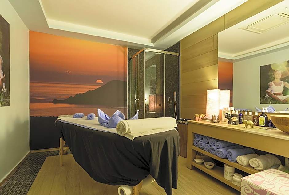 La Mer Deluxe Hotel & Spa