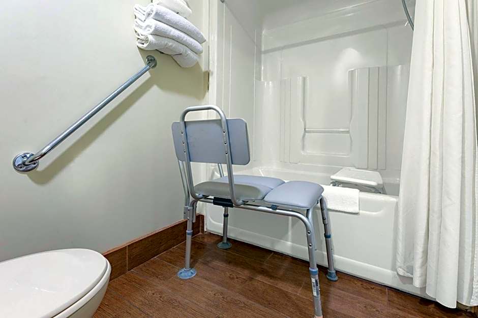 Travelodge by Wyndham Bracebridge