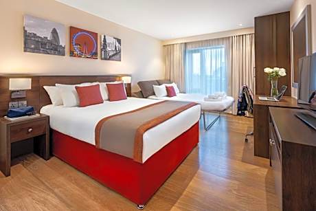 Deluxe Studio, 1 Queen Bed and Sofa Bed- Capacity 1