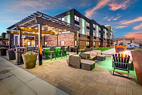 Holiday Inn & Suites St. Cloud By IHG