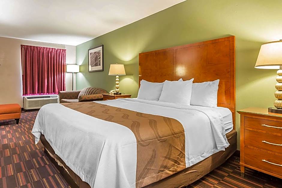 Quality Inn & Suites near Robins Air Force Base