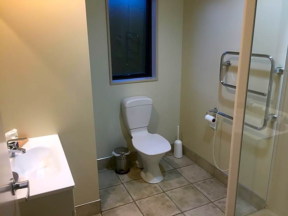 Fairway Motel & Apartments