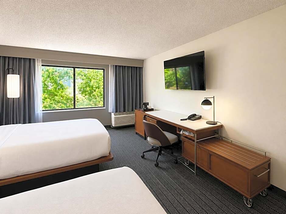 Courtyard by Marriott Houston Hobby Airport