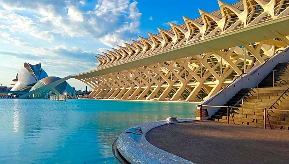 APARTAMENTOS CIUDAD DE LAS ARTES Y LAS CIENCIAS