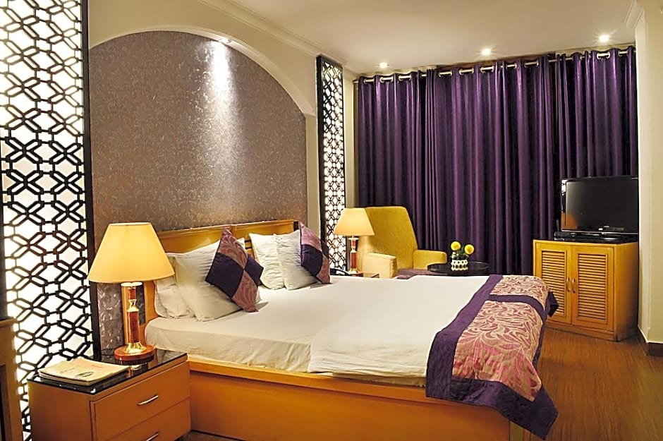 Hotel Emperor Palms