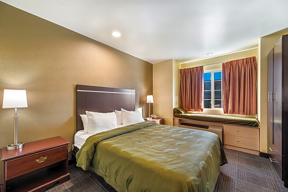 Quality Inn & Suites near NAS Fallon