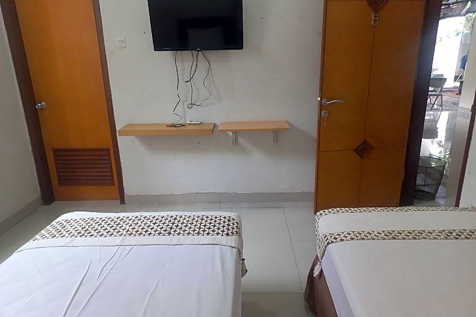 Capital O 93872 Natura Guest House Syariah Near alun alun kota purwokerto